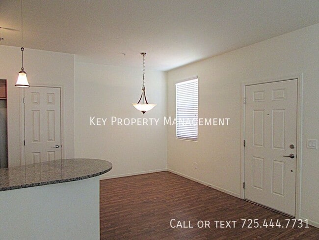 Building Photo - 3 BEDROOM 2 BATH HENDERSON CONDO WITH 1 CA...