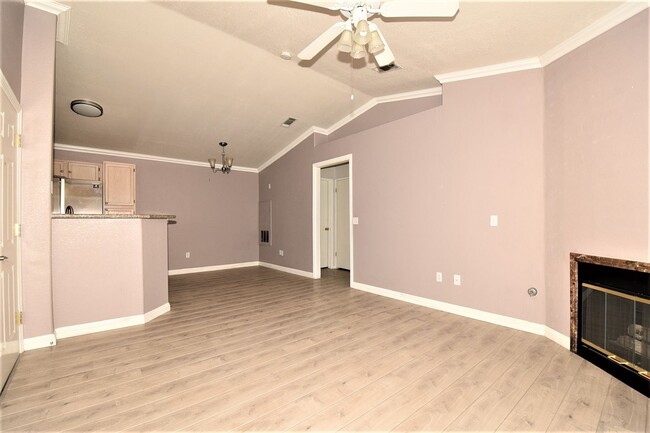 Building Photo - Stunning 1 Bed 1 Bath Condo On 2nd Floor a...