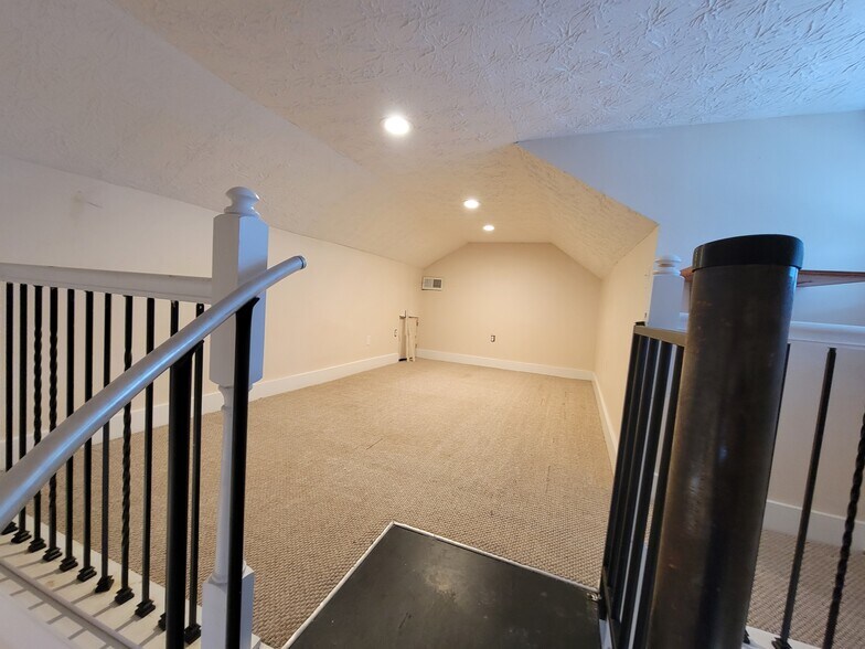 Building Photo - 1026 Ash St