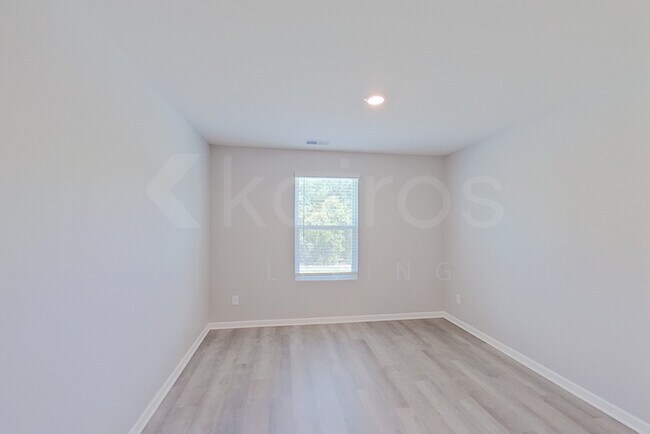 Building Photo - 35 E Luminous Way
