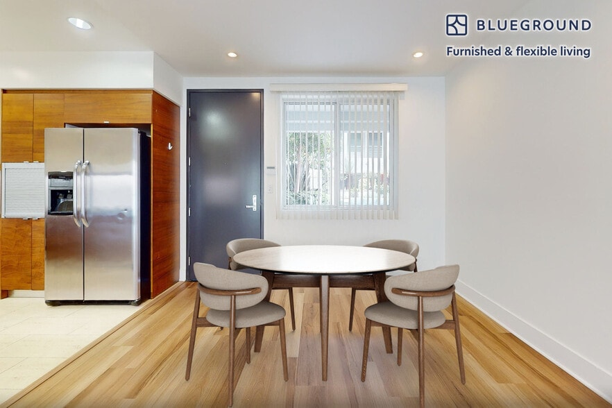 Building Photo - 220 E Broadway