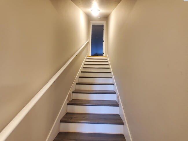 Building Photo - FOR RENT: West Pasco with heated inground ...