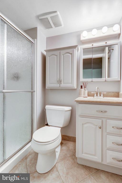 Building Photo - 5707 Waters Edge Landing Court