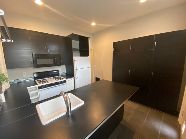 Building Photo - 1369 North Ogden Street