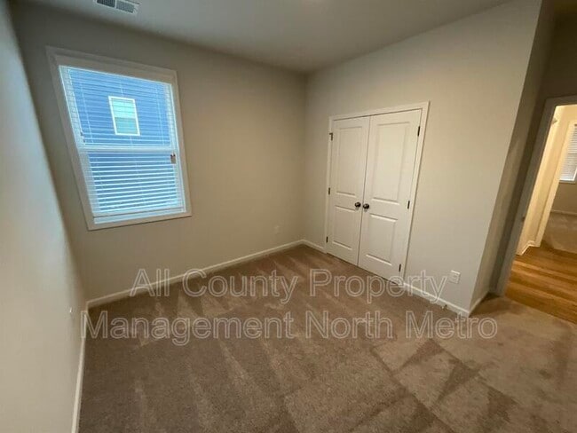 Building Photo - 191 Sweet Briar Wy