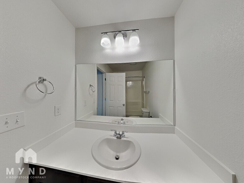 Building Photo - 9889 Coastal Fog Dr