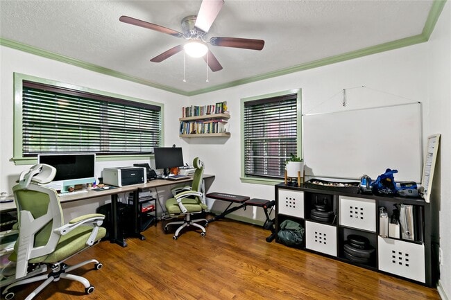 Building Photo - 5923 Moonmist Dr