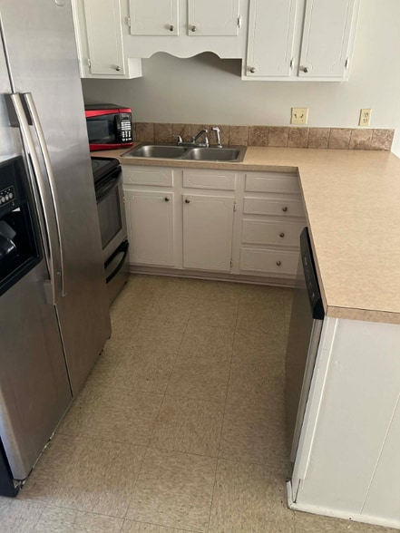 Building Photo - 1326 N Frye Ave