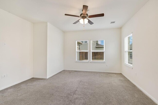 Building Photo - 8501 Looksee Ln