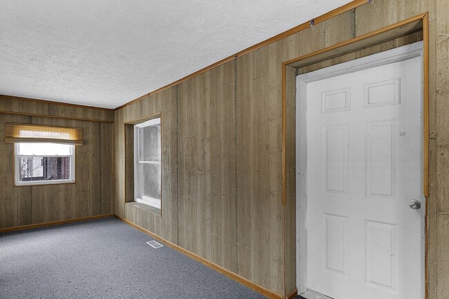 Building Photo - 404 N Bentley Ave