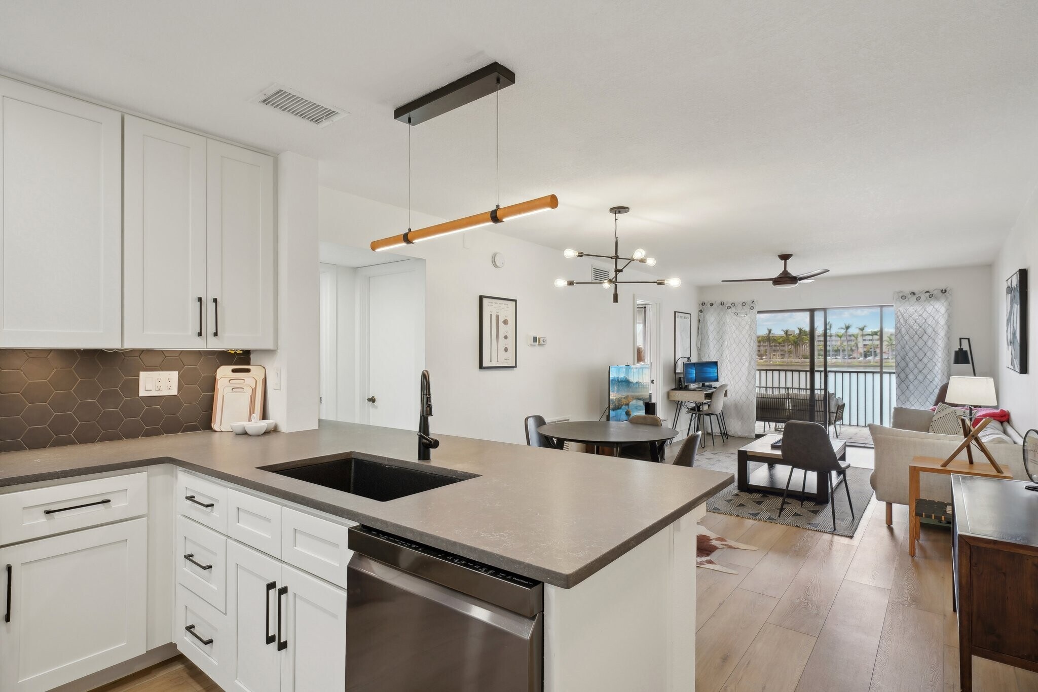 Building Photo - 6277 Bahia del Mar Blvd