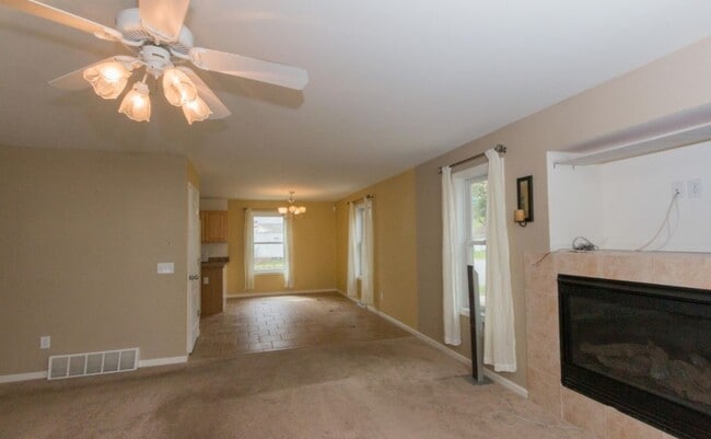 Building Photo - 14 Rowland St