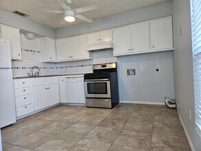 Building Photo - 105 E Boyce St