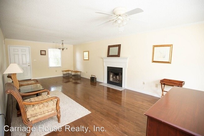 Building Photo - 3 br, 2.5 bath Apartment - 210 Whitehall Road