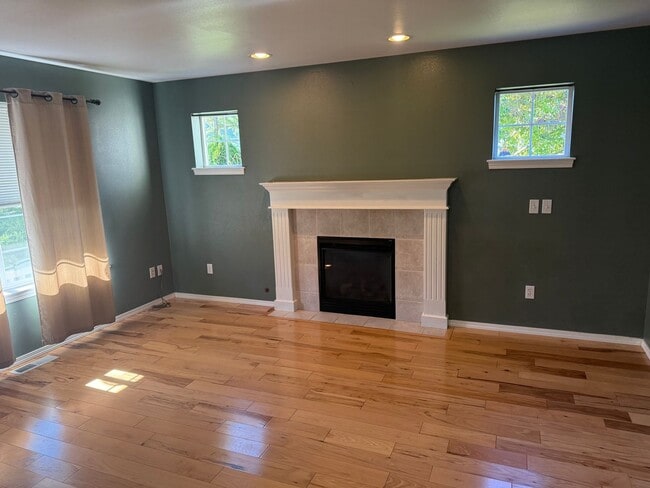 Building Photo - Mount Vernon 3 bedroom with large bonus room