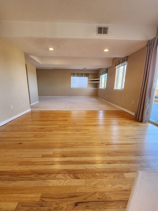 Building Photo - Parker home in Desired Stonegate Neighborhood!