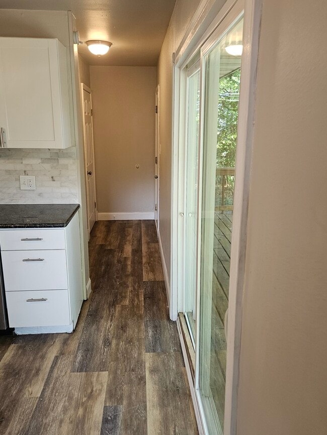 Building Photo - Beautiful two bedroom home minutes from So...
