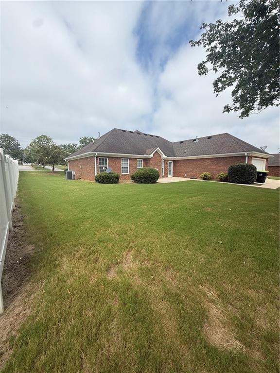 Building Photo - 1244 Saxony Dr SE