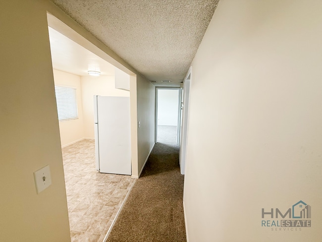 Building Photo - Homes Management - 2 Bed, 1.5 Bath Duplex ...