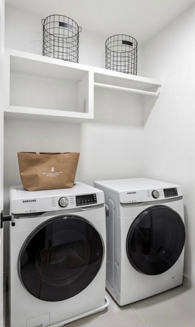 Building Photo - 3325 Felicia St