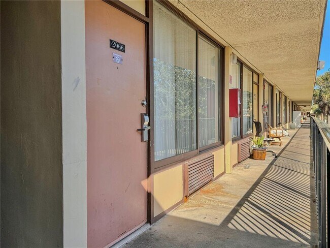Building Photo - 7900 S Orange Blossom Trail