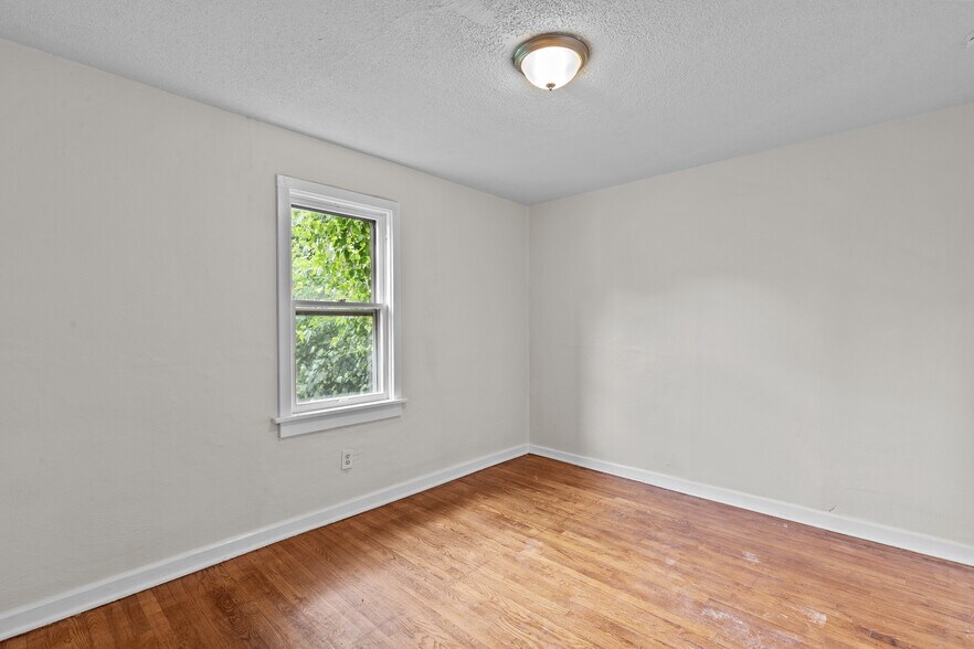 Building Photo - 7138 Garesche Ave