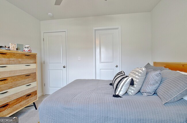 Building Photo - 8077 Rudder Cir