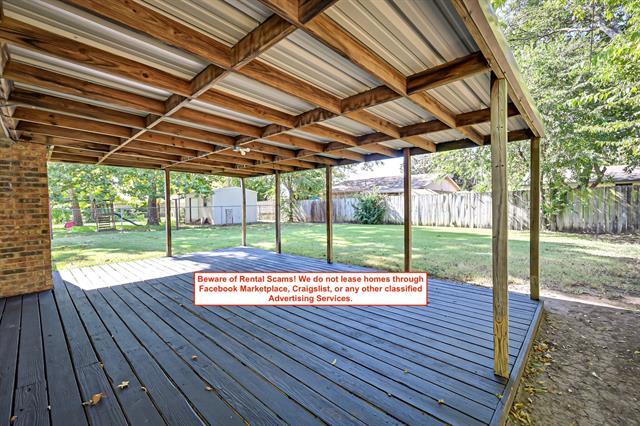 Building Photo - 320 Gardenia Ct