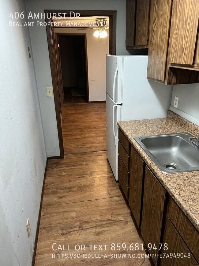 Building Photo - 406 Amhurst Dr