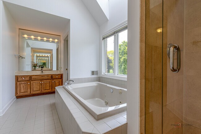 Building Photo - 5420 Belmont Ct