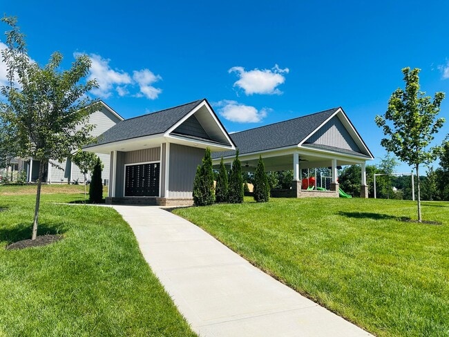 Building Photo - Beautiful Like-New 3 bed/2.5 bath w/ 2-car garage & fenced in backyard available June 24th!