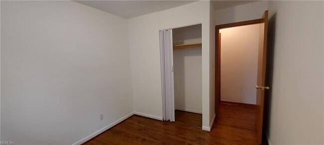 Building Photo - 216 Lindsey Ave