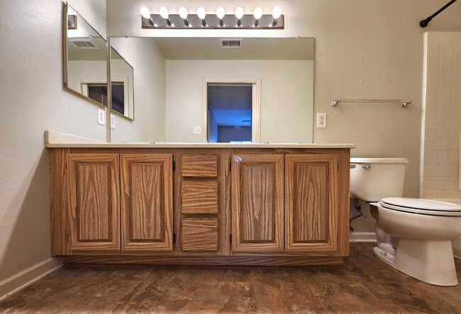 Building Photo - 3846 E Canyon Ranch Rd