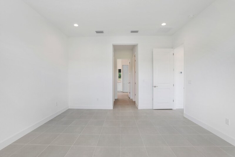 Building Photo - 30000 Neroli St