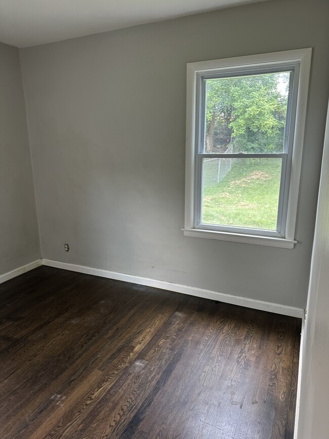 Building Photo - 9819 Eastbrook Dr