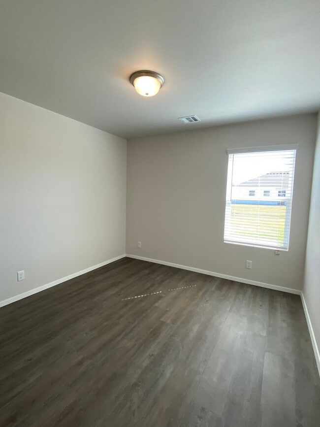 Building Photo - *PRE-LEASING* Three Bedroom | Two Bath Home in East Village!!