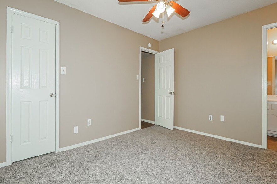 Building Photo - 6635 Dunbarton Dr