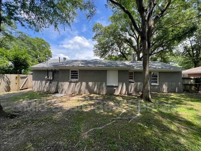 Building Photo - 1633 S Perkins Rd