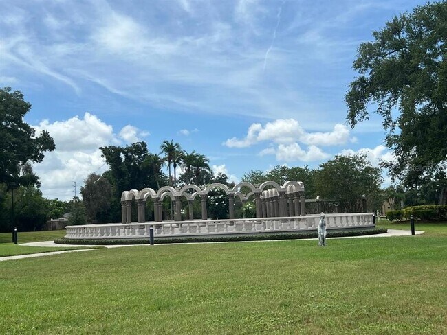 Building Photo - 2256 Spanish Dr