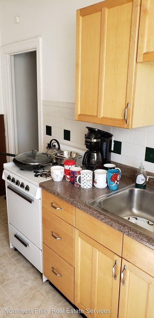 Building Photo - 22 N Sylvania Ave