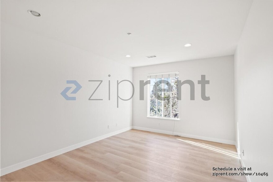 Building Photo - 1017 Keeble Ct