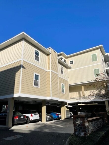 Interior Photo - Woodbury Row