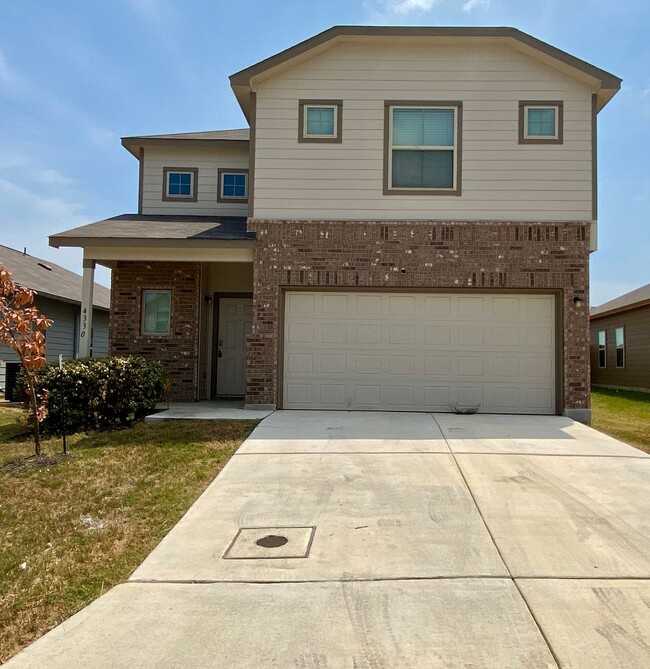 Primary Photo - Spacious 4 Bedroom ~ Convenient to JBSA Ra...