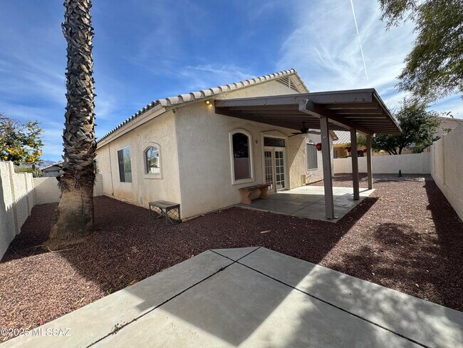 Building Photo - 9005 N Silver Moon Way
