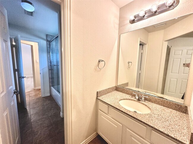 Building Photo - 26223 Longmont Park Ln