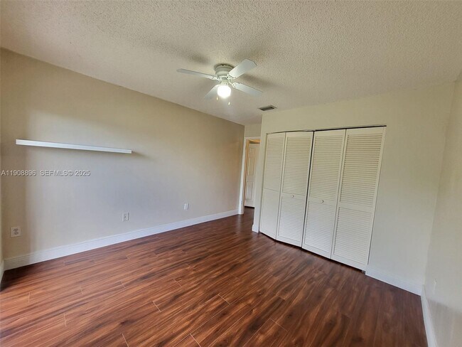 Building Photo - 10253 NW 52nd Ln