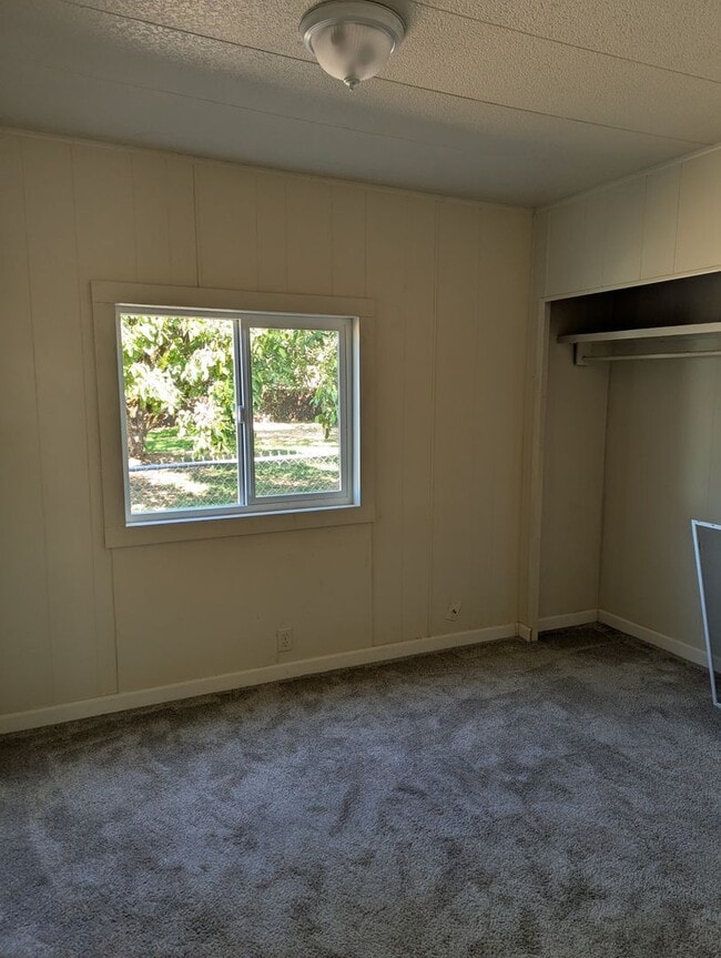 Building Photo - Newly remodeled