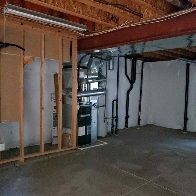 Building Photo - 2233 Watersong Cir