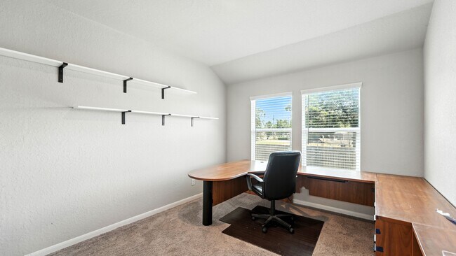 Building Photo - 305 N Kowald Ln