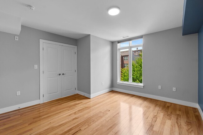Building Photo - 1336 Belmont St NW